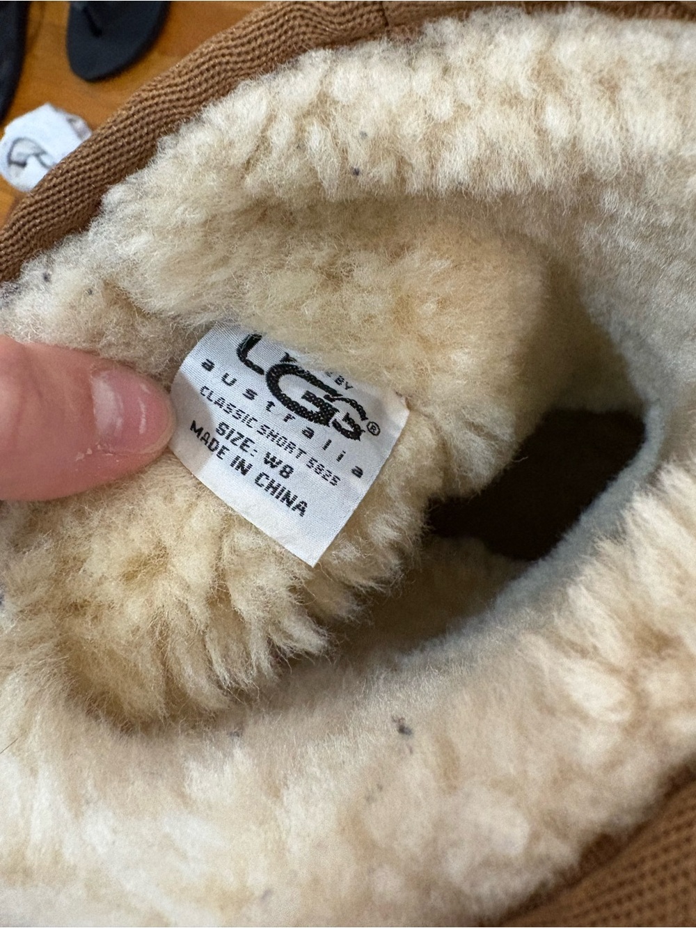 UGG Classic Short Boots - Picture 9 of 9
